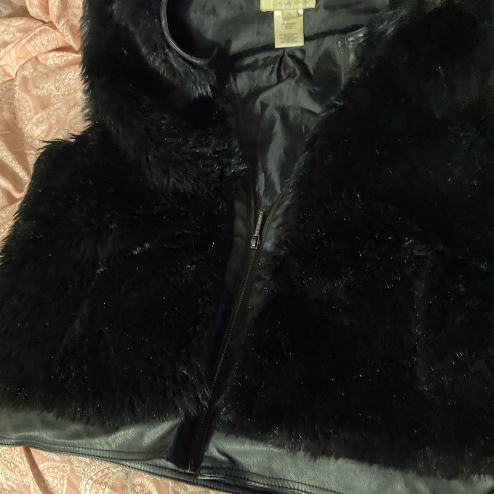 Faux fur vest - Picture 3 of 3